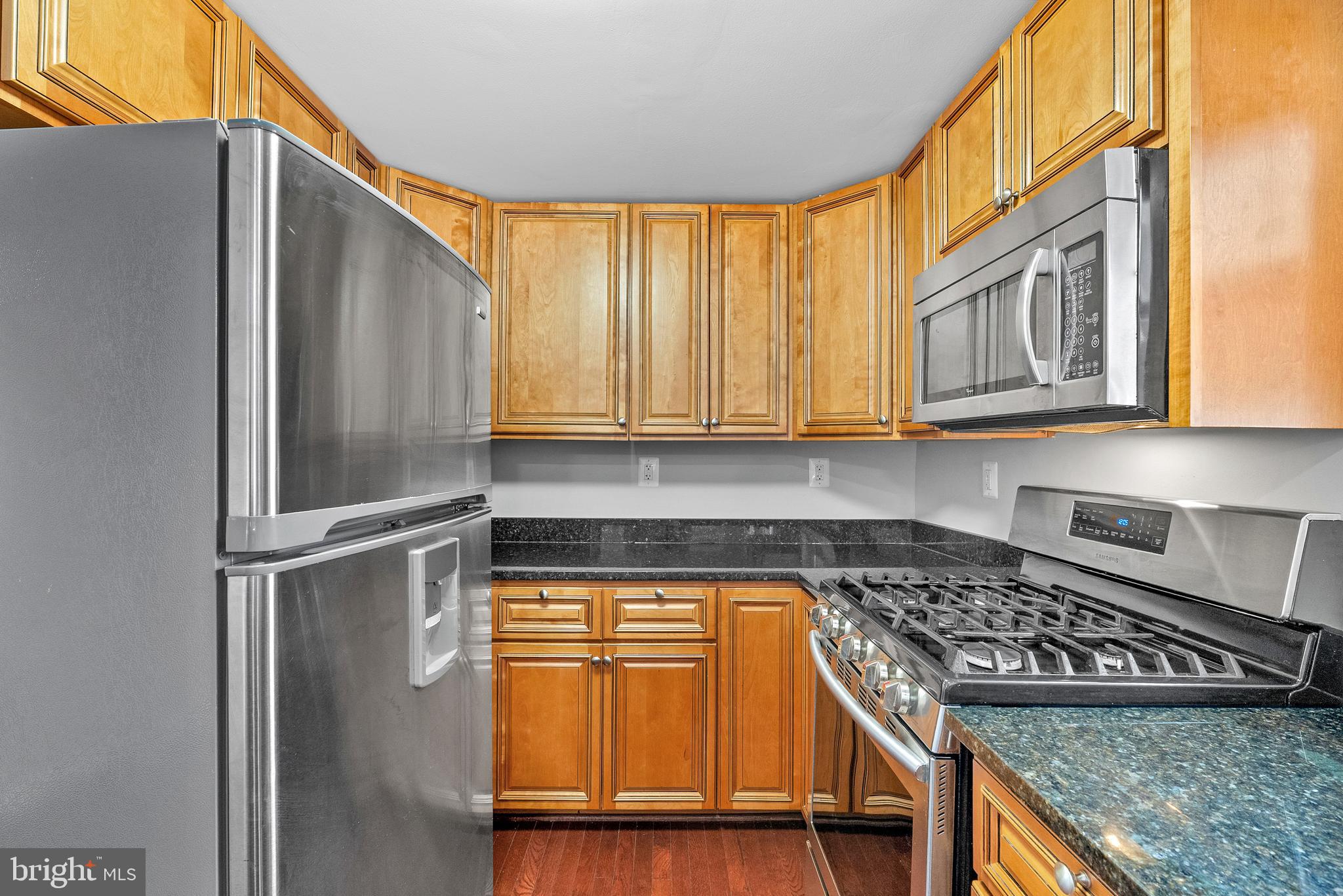 CASTLE MANOR - Residential