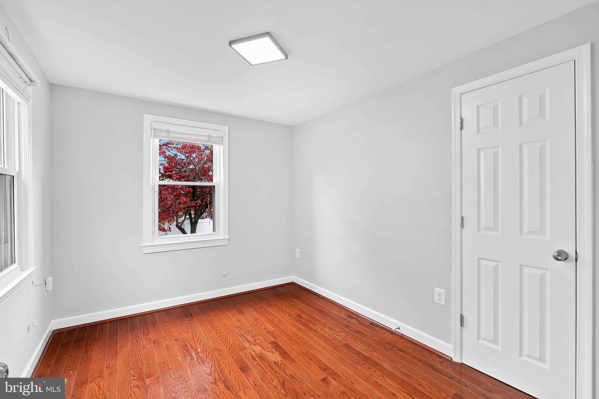 CASTLE MANOR - Residential