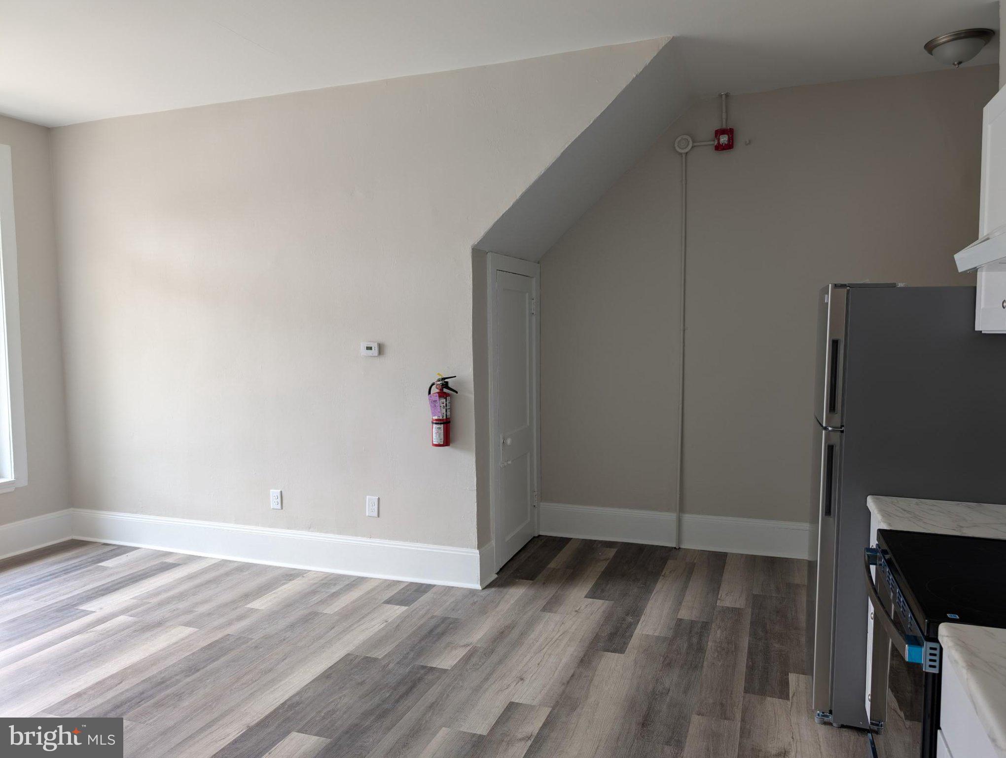 305A W EVESHAM AVENUE W 7