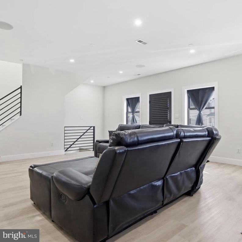 LYNCH POINT - Residential