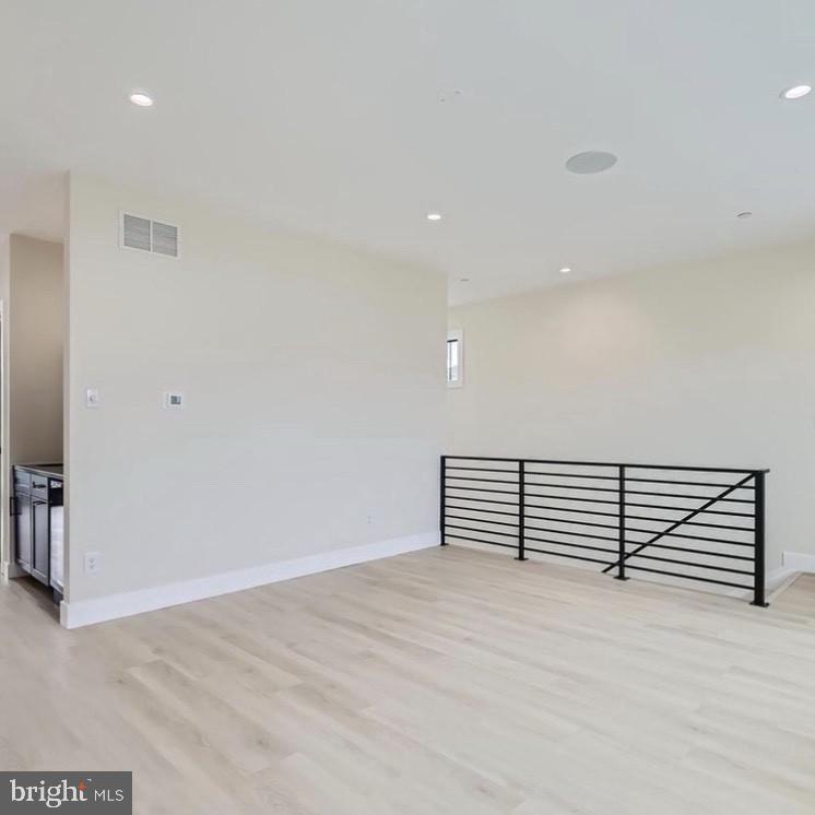 LYNCH POINT - Residential