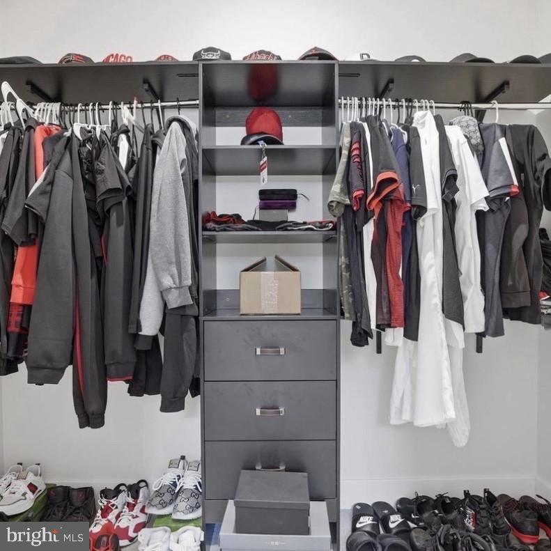 LYNCH POINT - Residential