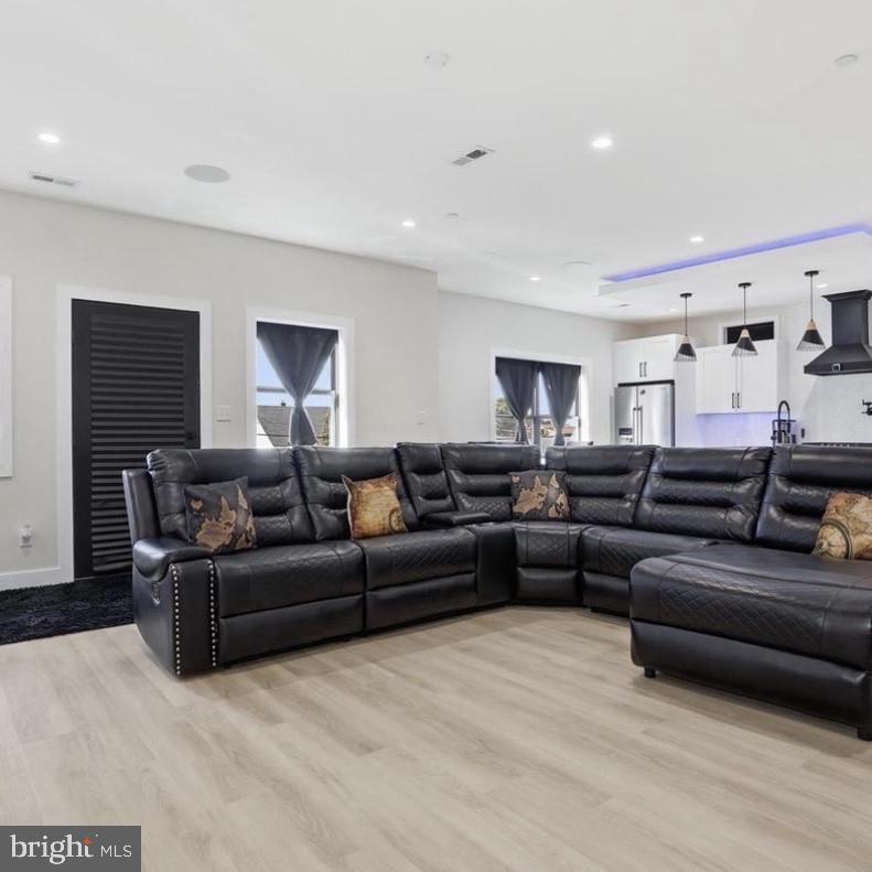 LYNCH POINT - Residential