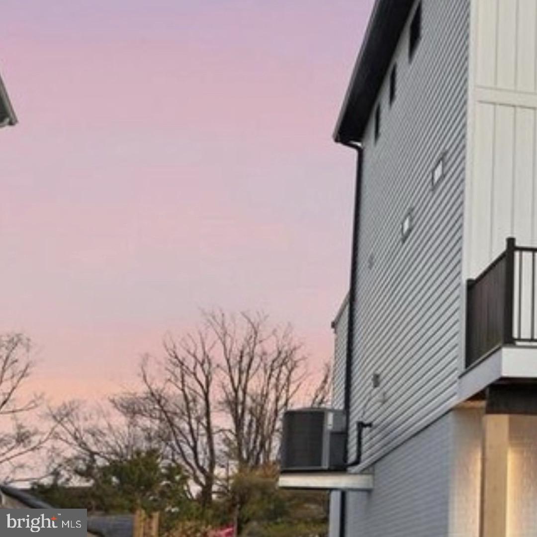 LYNCH POINT - Residential