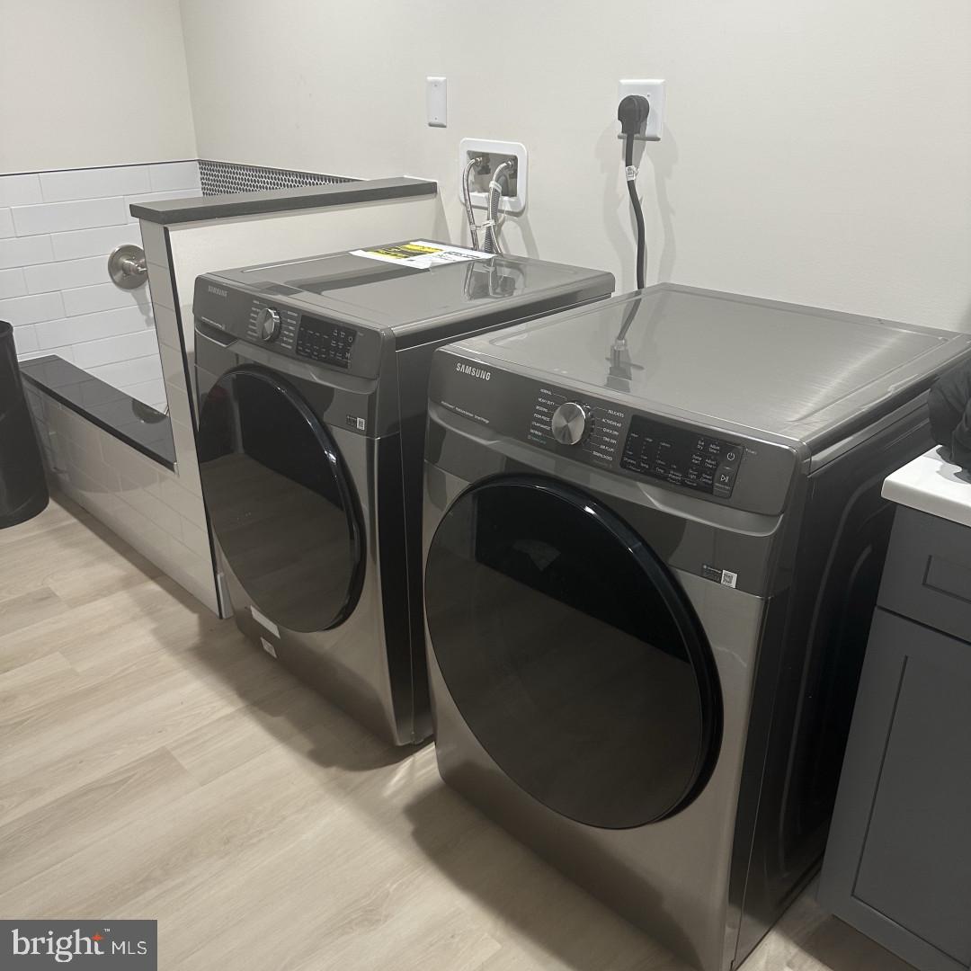 LYNCH POINT - Residential