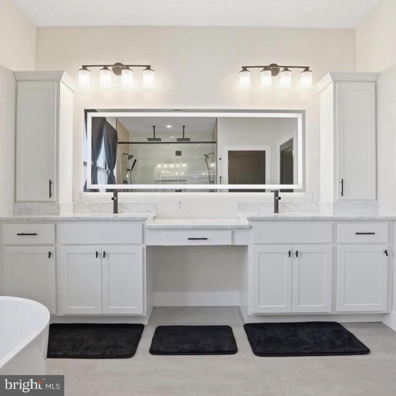 LYNCH POINT - Residential