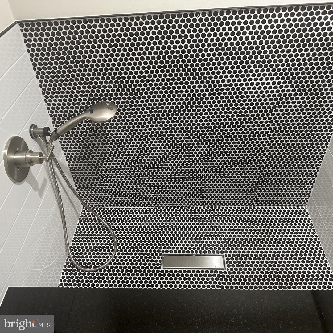 LYNCH POINT - Residential