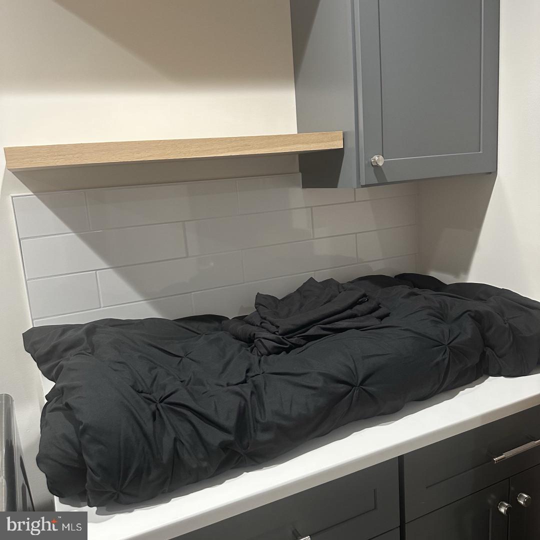 LYNCH POINT - Residential