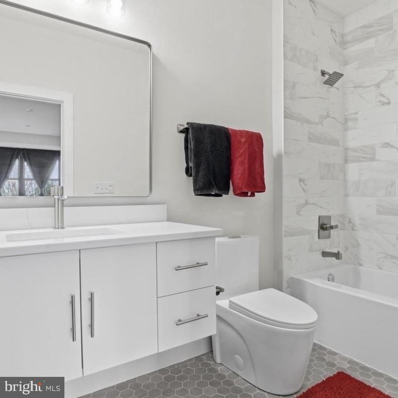 LYNCH POINT - Residential