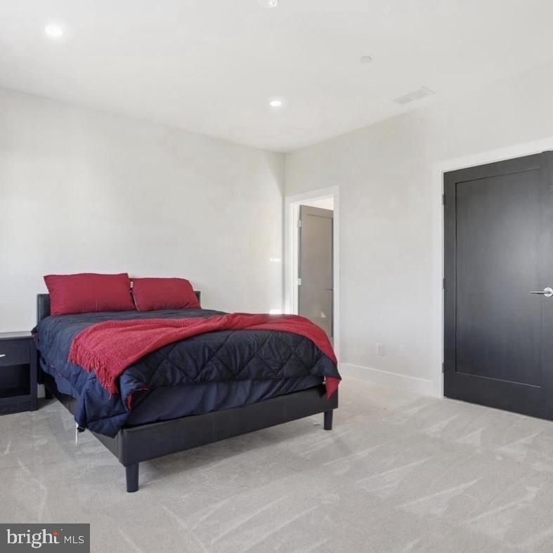 LYNCH POINT - Residential