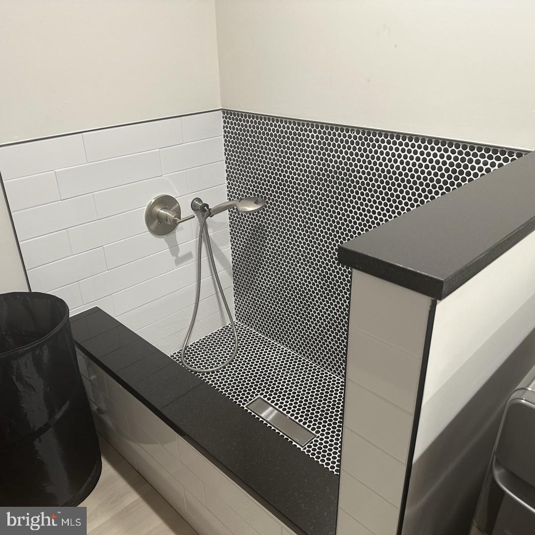 LYNCH POINT - Residential