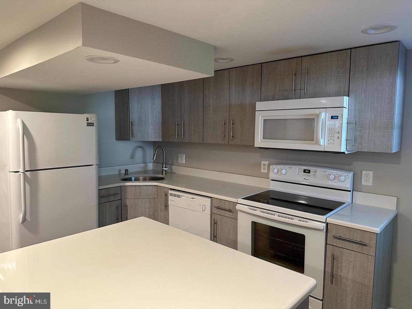 433 W JEFFERSON STREET APT. C