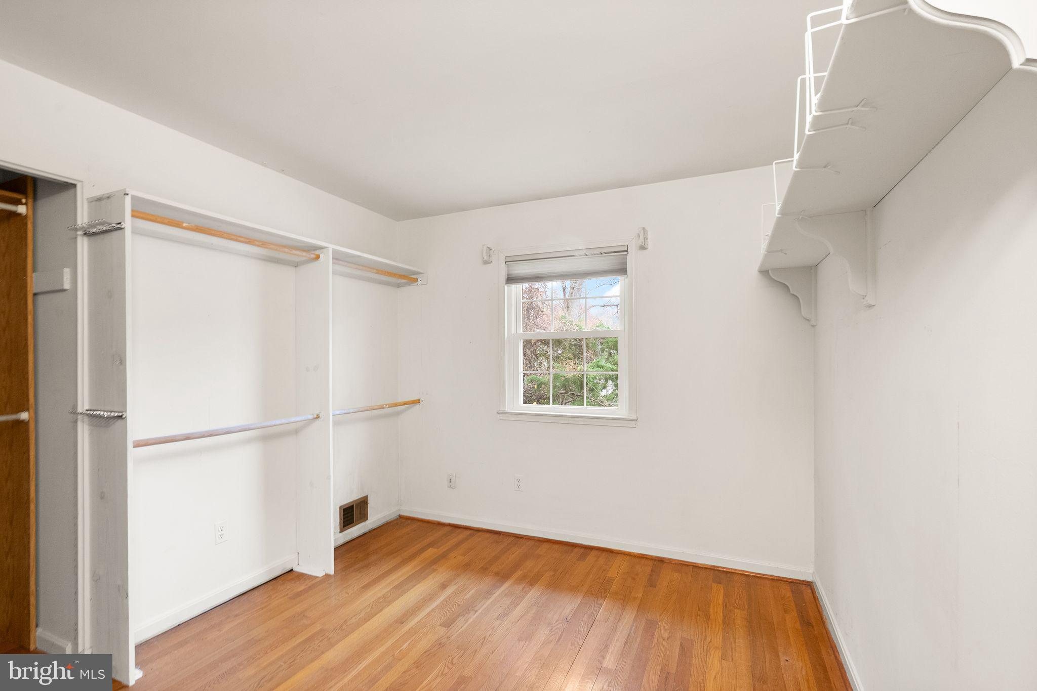 TYSONS VALLEY - Residential