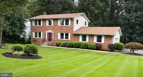 Photo of 16052 Simon Kenton Road, HAYMARKET, VA 20169 (MLS # VAPW2133132)