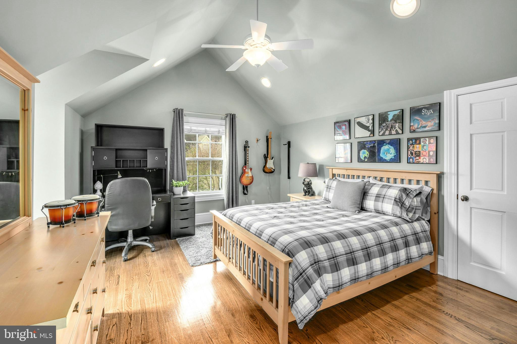 WESTBURY PARK - Residential