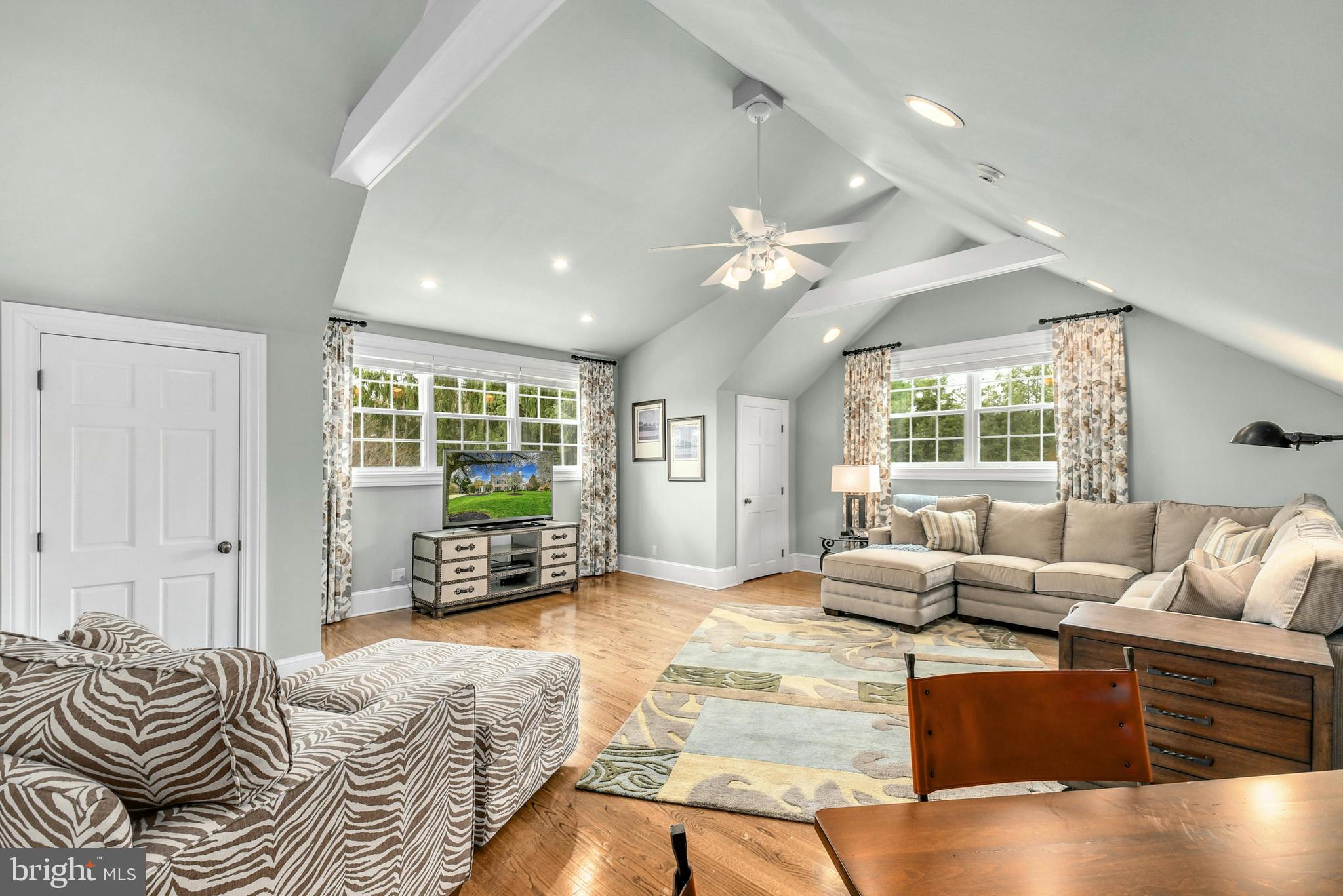 WESTBURY PARK - Residential