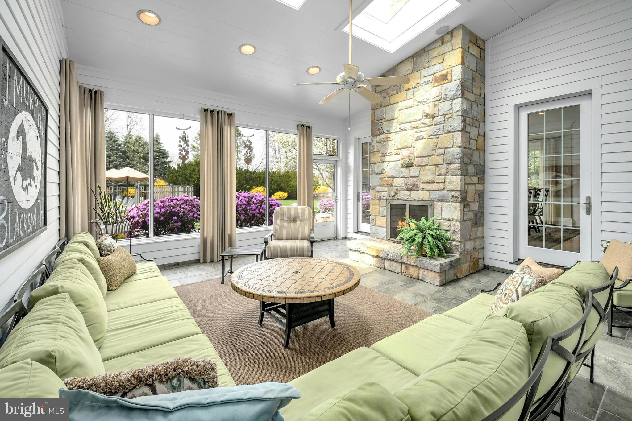 WESTBURY PARK - Residential