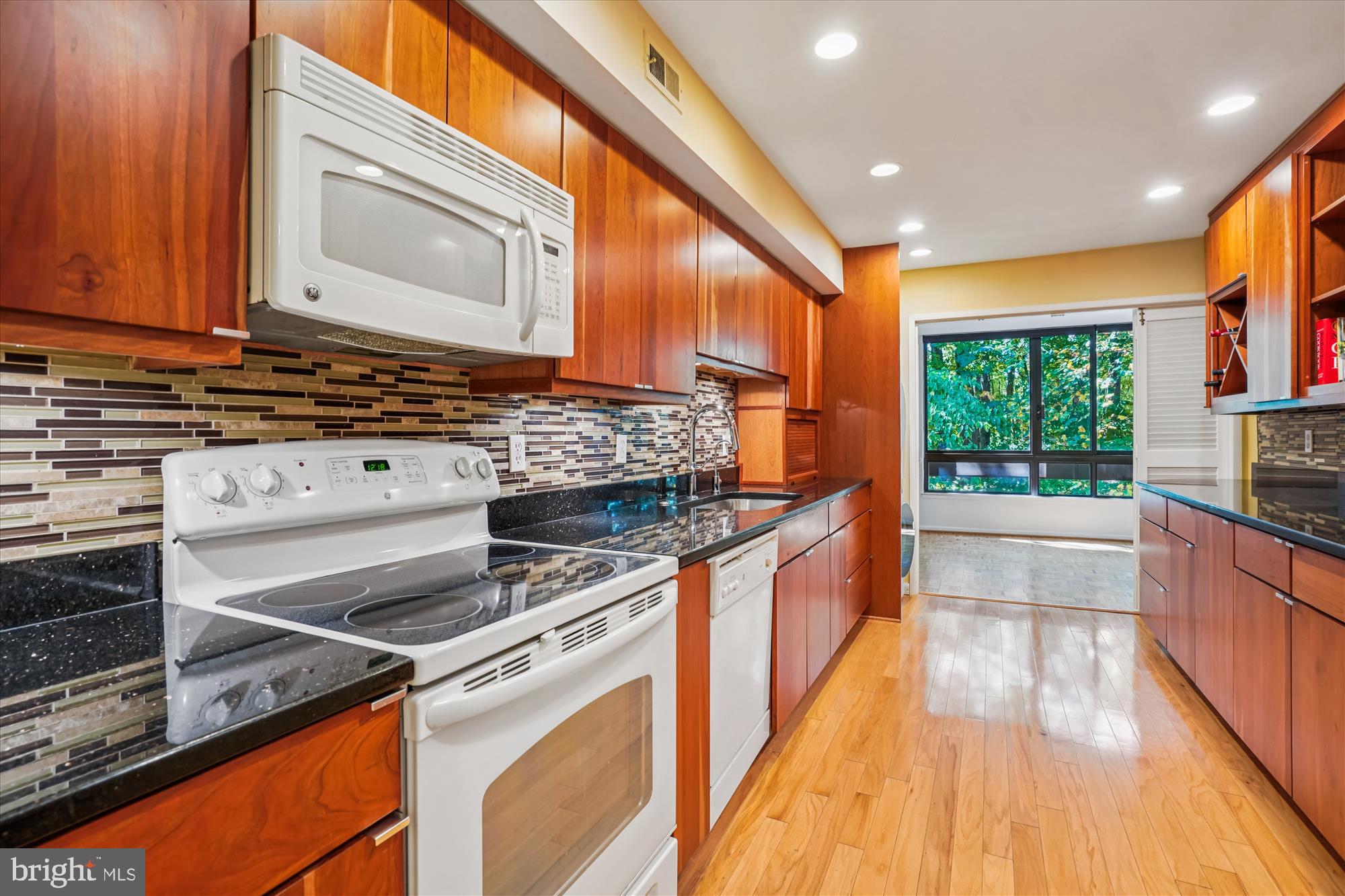 SUMNER VILLAGE - Residential