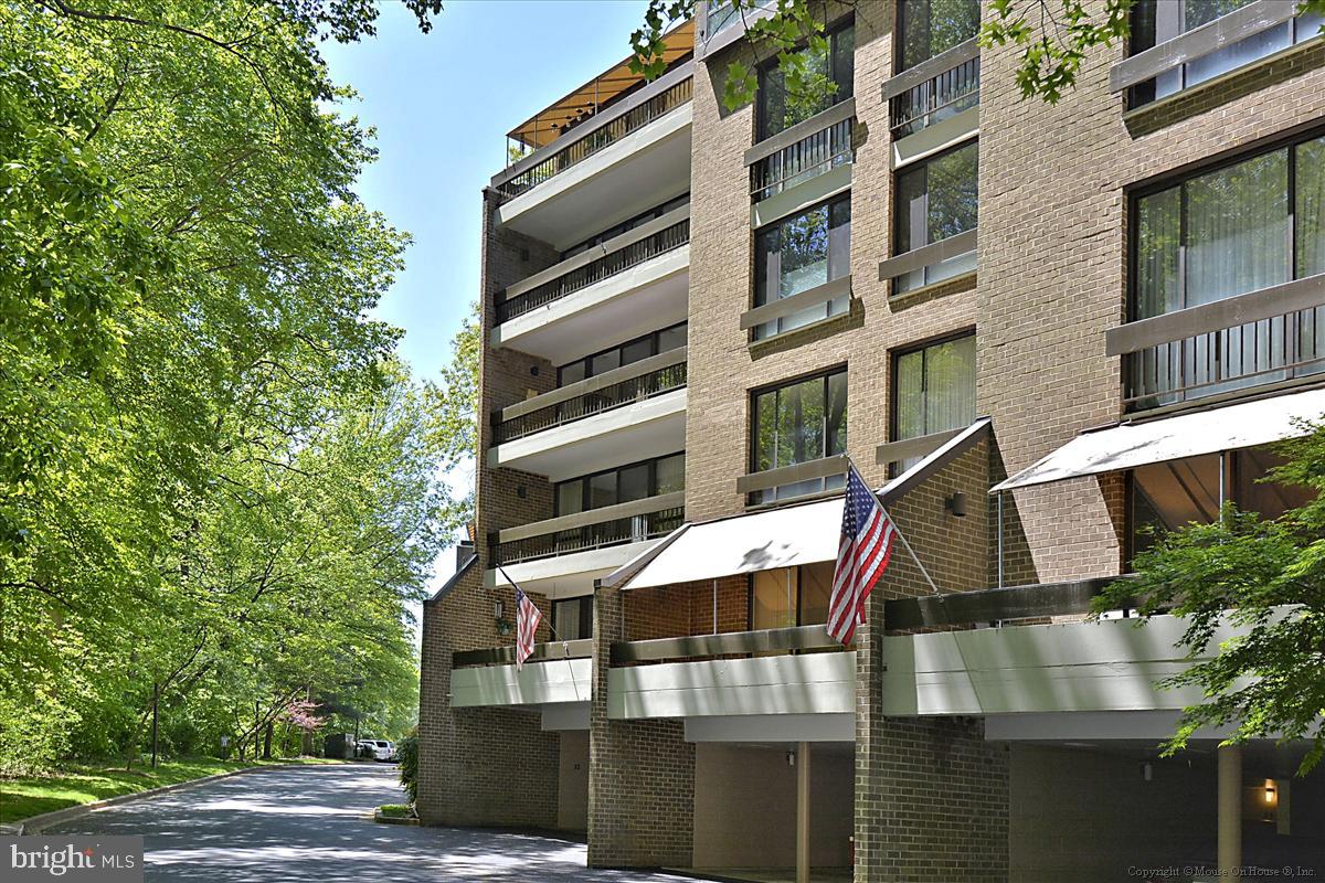 Lovely 3 bedroom/2 bath, (1686 SF} 2 car garage condo with storage cage. The home is all on one level (no steps in the condo). This property features a large balcony and many windows overlooking the beautiful woodlands of Sumner Village, as well as all of the amazing amenities in this sought-after community including pool, tennis, pickleball, BBQ area, walking trails, and a private gate to the North Capitol Trail! This property also includes a 2 car tandem garage (deeded separately). Inside, there are solid wood custom kitchen cabinets with granite countertops, lots of storage space, and a pull out drawer system. This condo also features fireplace and updated bathrooms as well as fresh paint throughout!
This amazing property is set in the quiet woodlands of Sumner Village, a wildlife friendly property adjacent to, and with direct access to, Little Falls Valley Stream Park. This beautiful location is so serene that it's sometimes a challenge to remember how close it is to the Potomac River and the DC line. Even more convenient is the community's private gate to the shopping plaza next door!