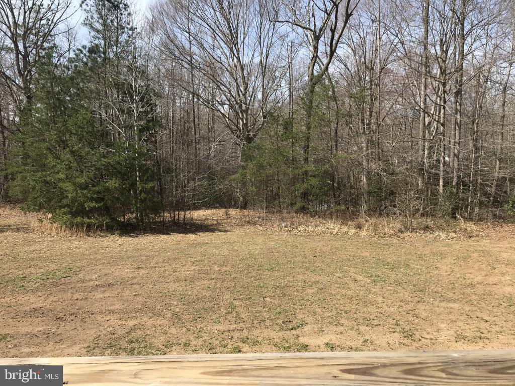 COUNTRY LAKES - Residential