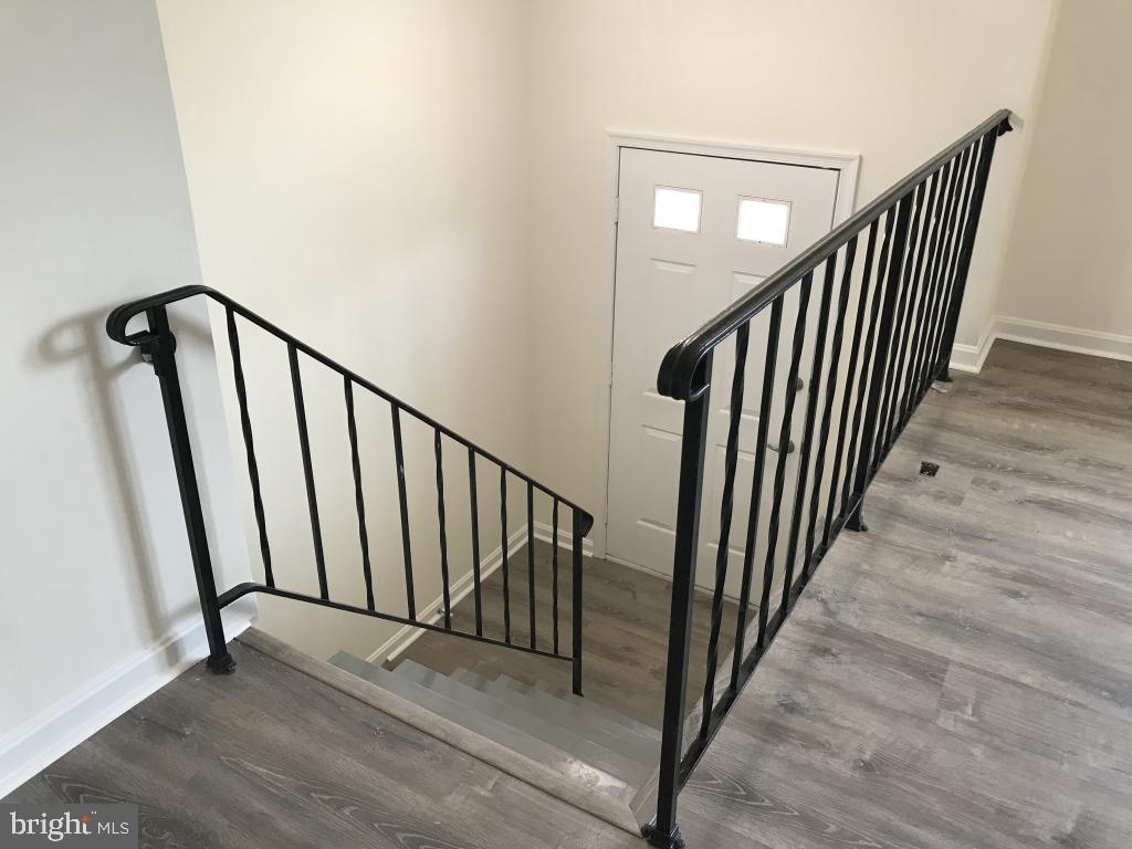 COUNTRY LAKES - Residential