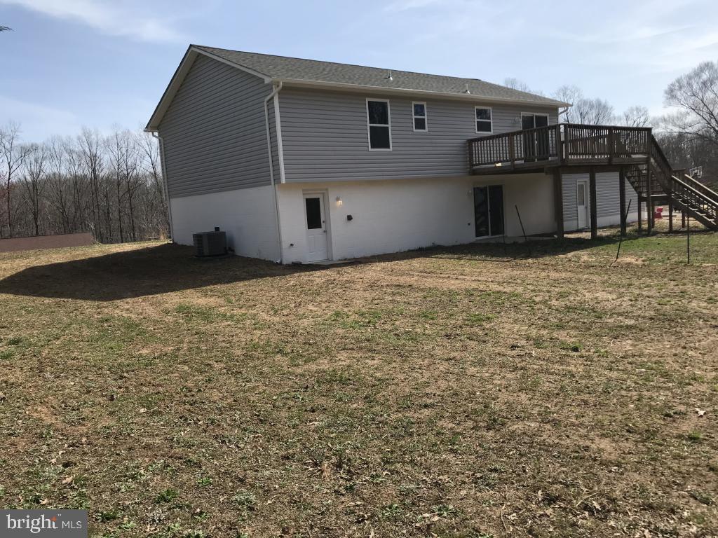 COUNTRY LAKES - Residential