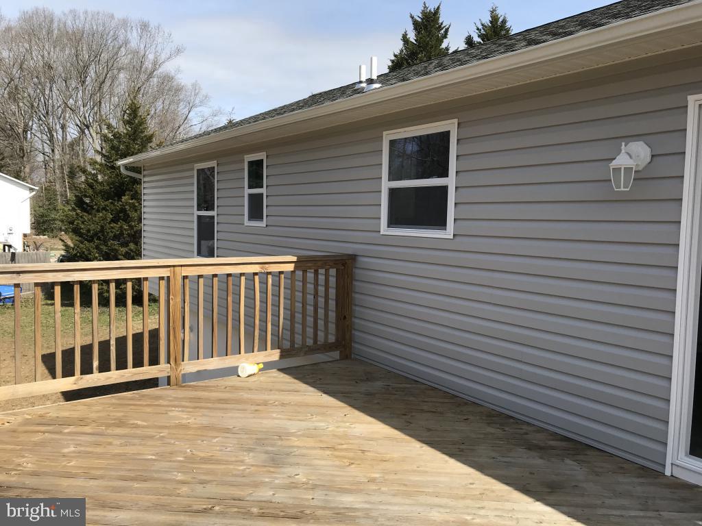 COUNTRY LAKES - Residential