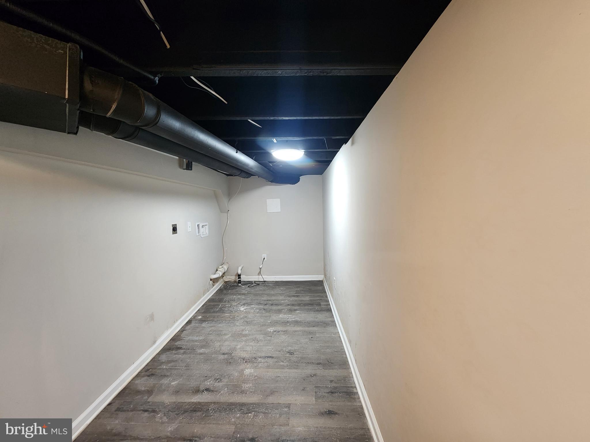 BROADWAY EAST - Residential