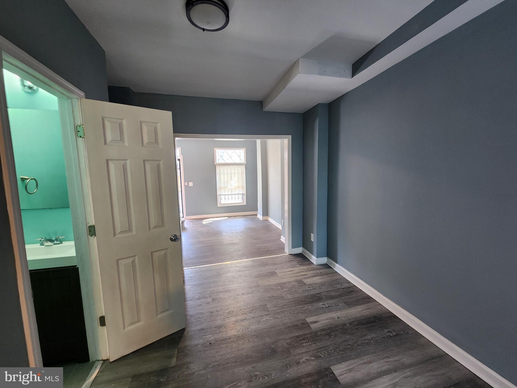 BROADWAY EAST - Residential