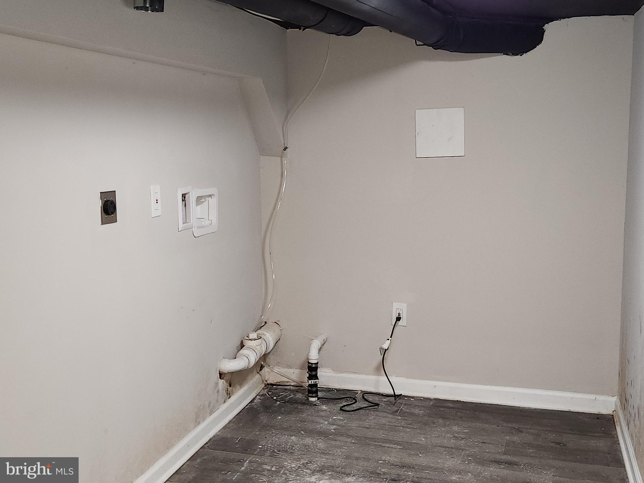 BROADWAY EAST - Residential