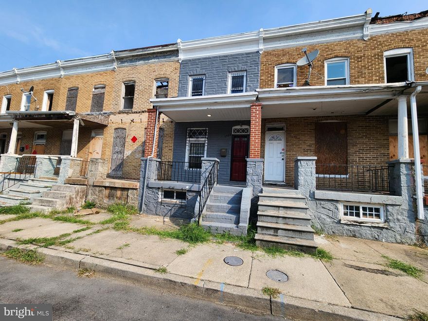 ONLINE AUCTION: Bidding begins 11/20/2025 @ 10:00 AM. Bidding ends 11/24/2025 @ 11:40 AM. List Price is Suggested Opening Bid. Deposit: $5,000.

2 Story Turn-key porch-front Townhouse located in the Broadway East area of Baltimore City. Residents can enjoy the nearby attractions such as the Clifton Park, Clifton Park Golf Course, John Hopkins Hospital, & Erdman Shopping Center. Property is vacant. Easy Access to Major Traffic Artery Belair Road.