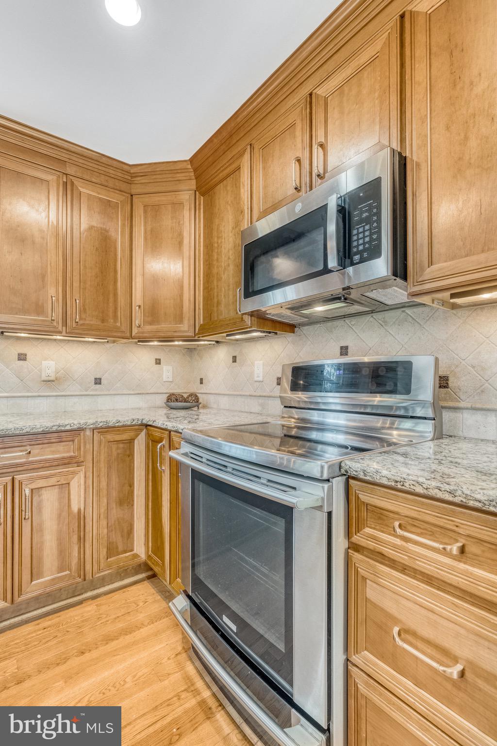 LAKEWOOD HILLS - Residential