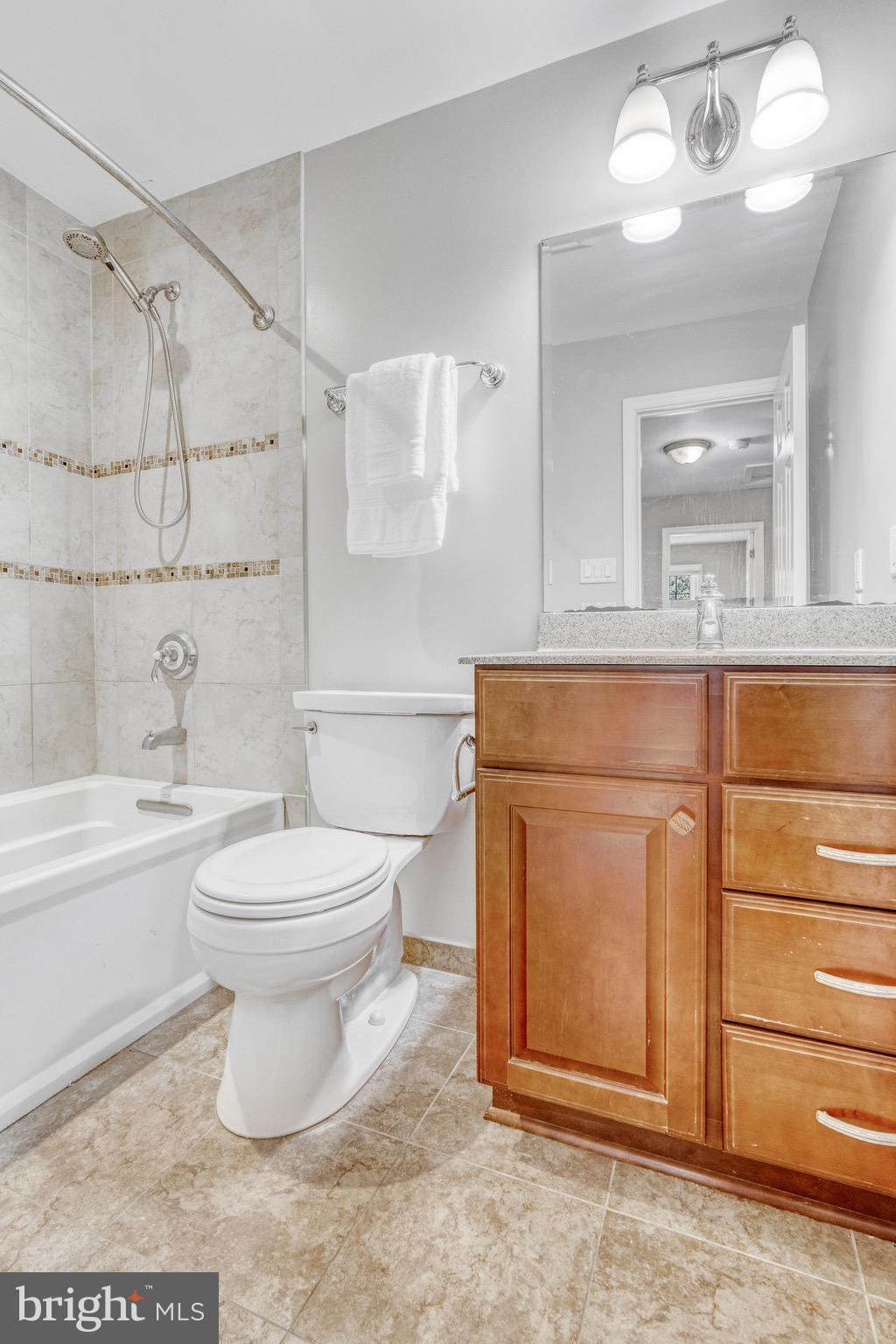 LAKEWOOD HILLS - Residential