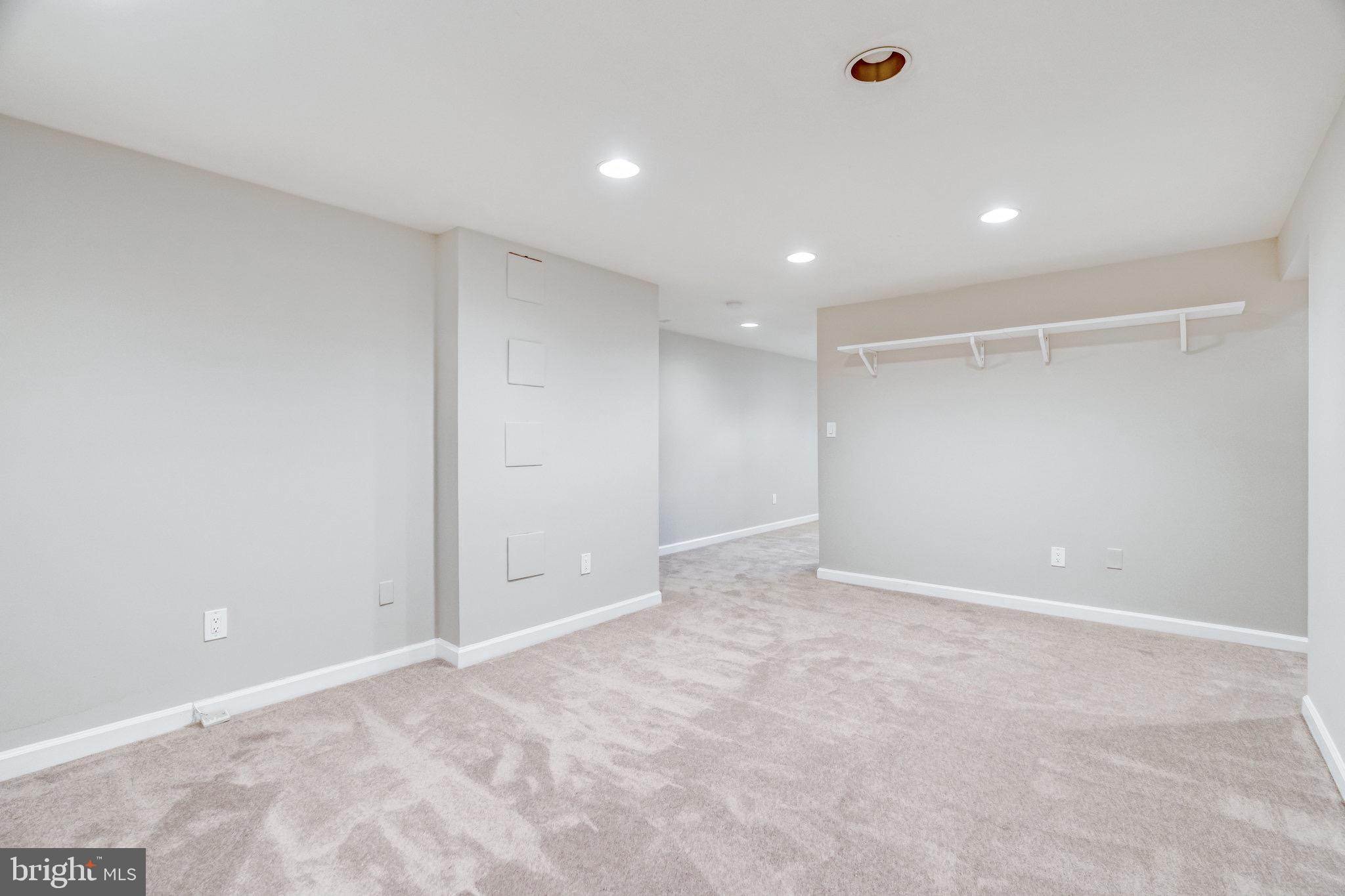 LAKEWOOD HILLS - Residential