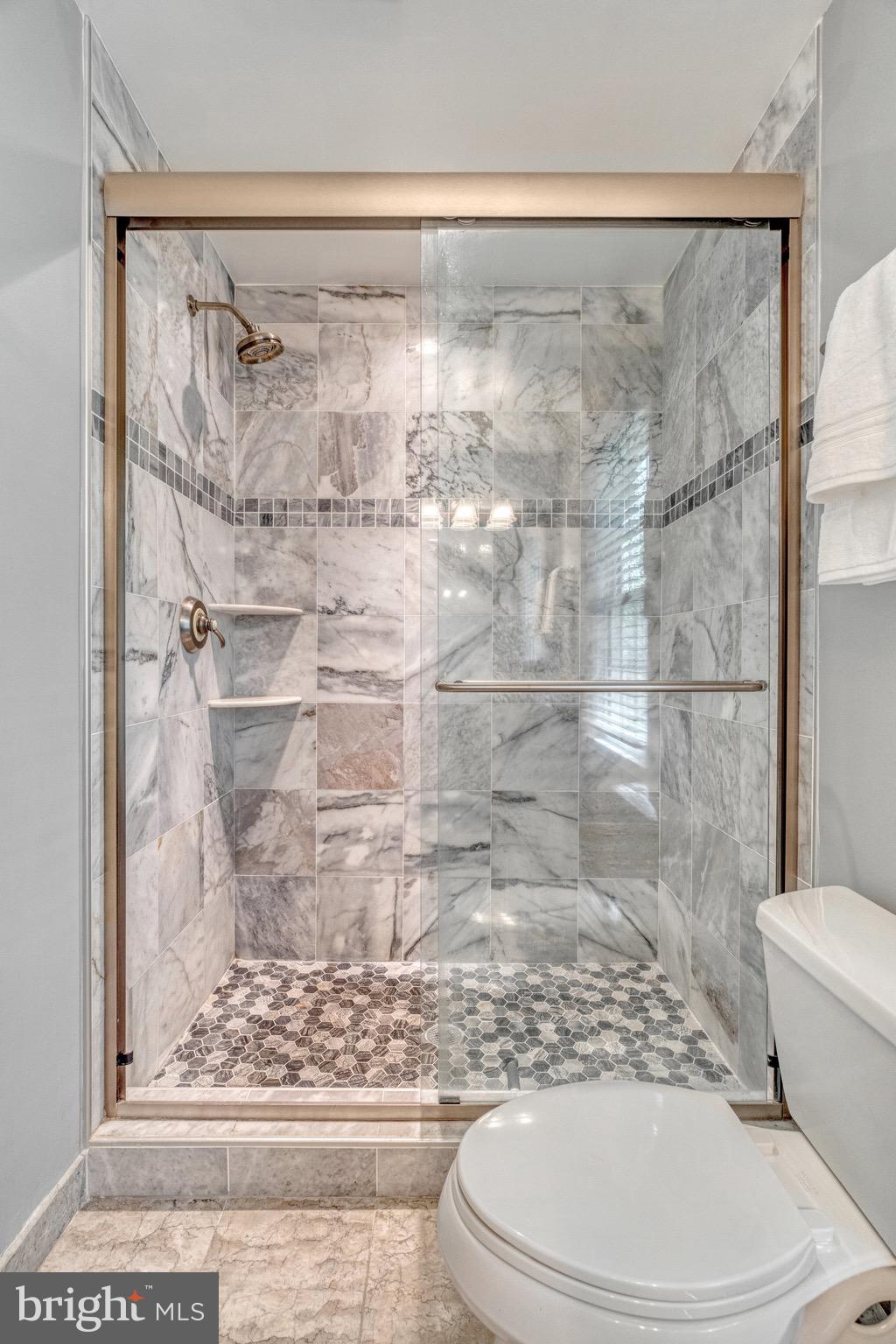 LAKEWOOD HILLS - Residential