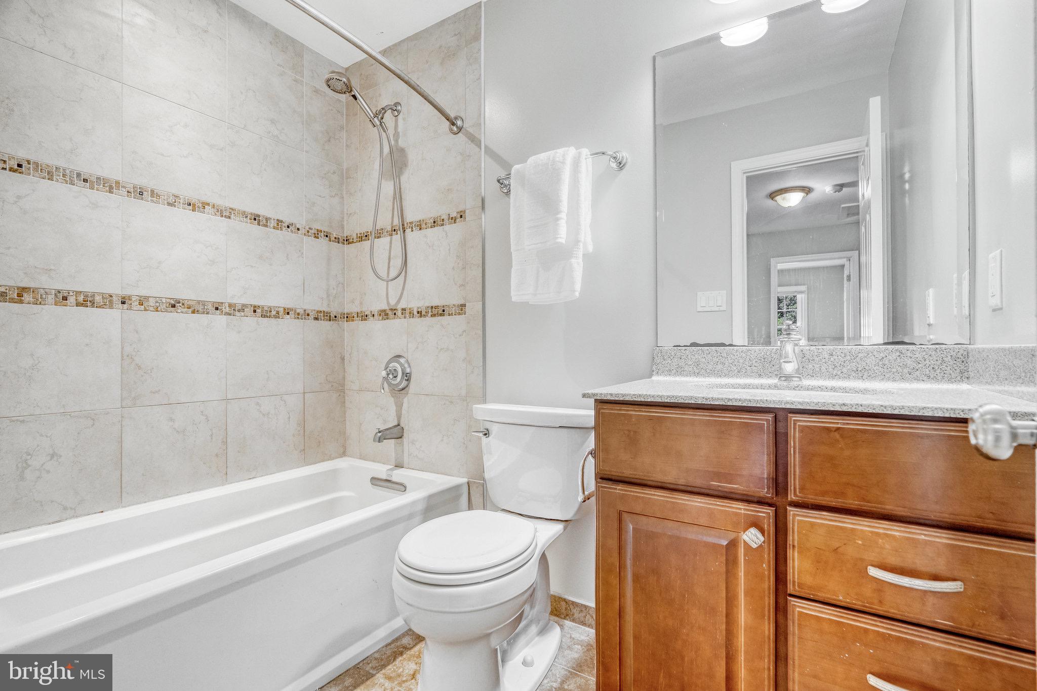 LAKEWOOD HILLS - Residential