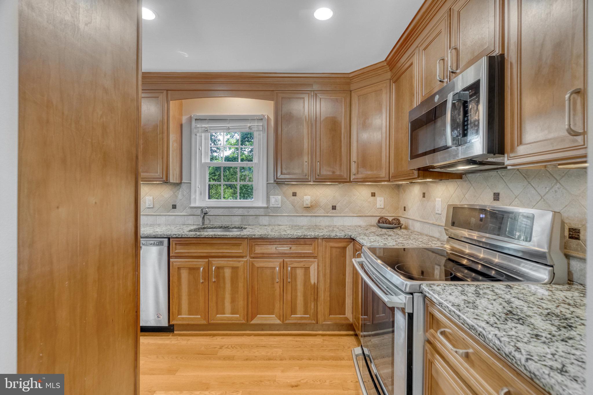 LAKEWOOD HILLS - Residential