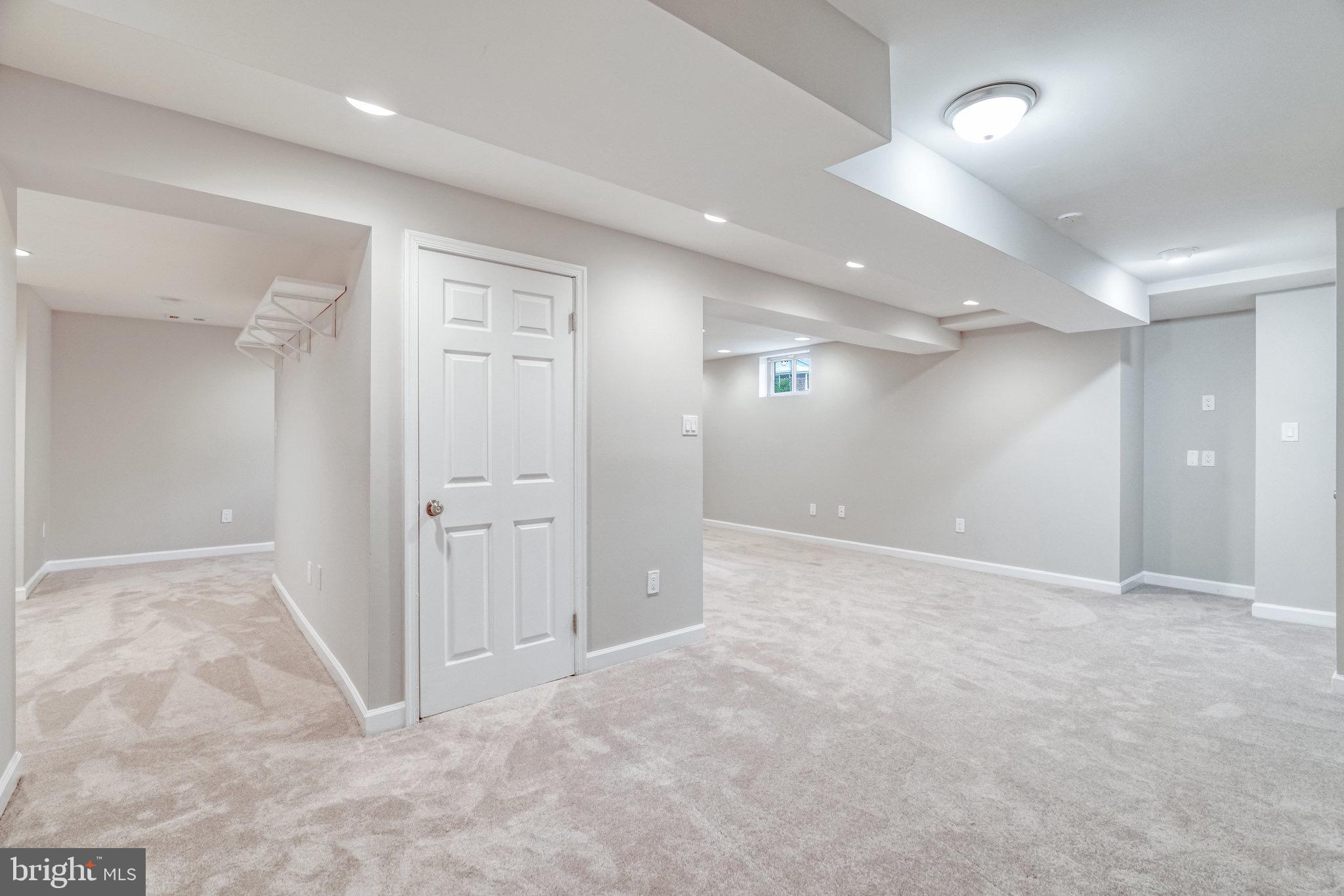 LAKEWOOD HILLS - Residential