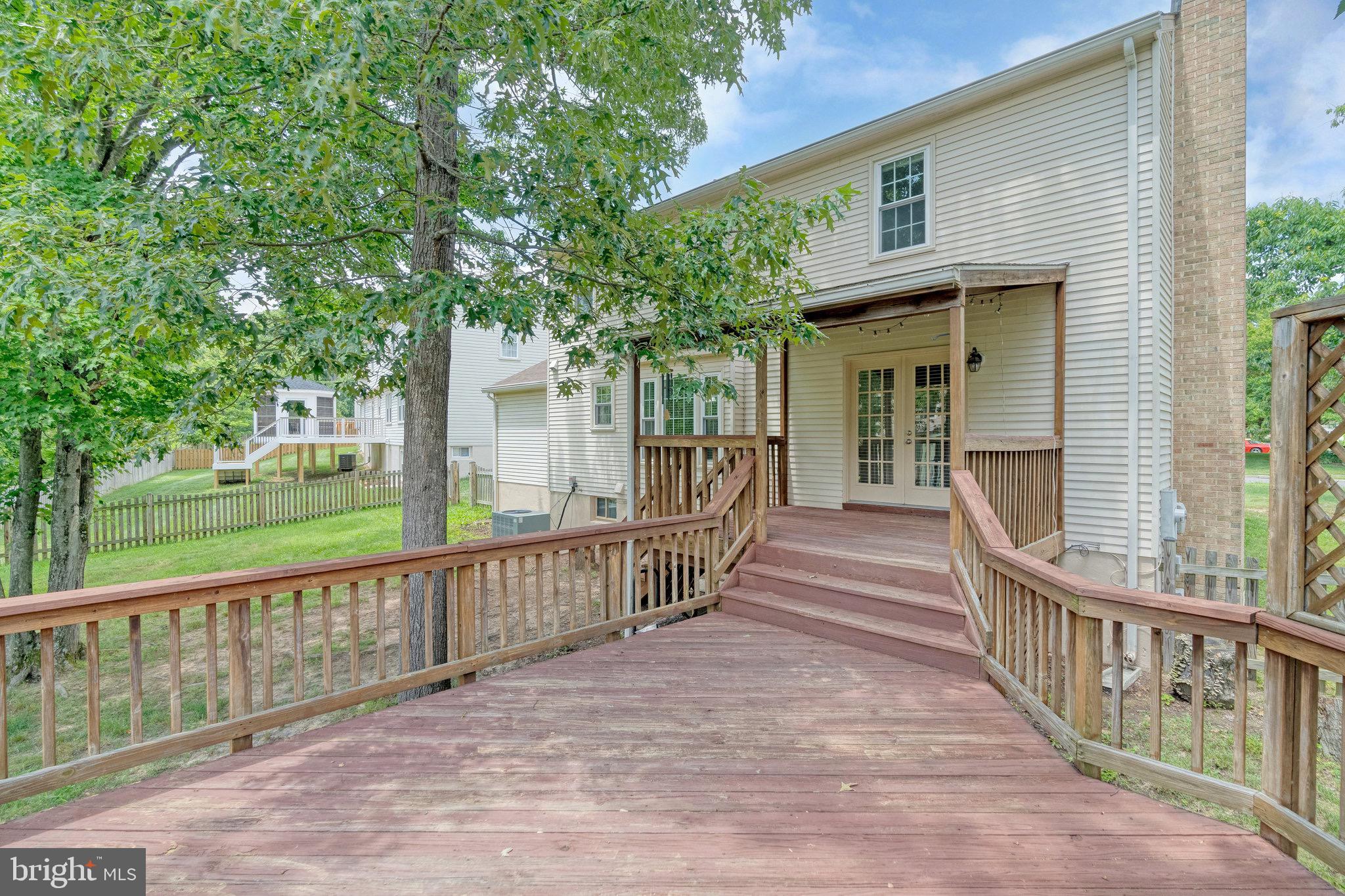 LAKEWOOD HILLS - Residential