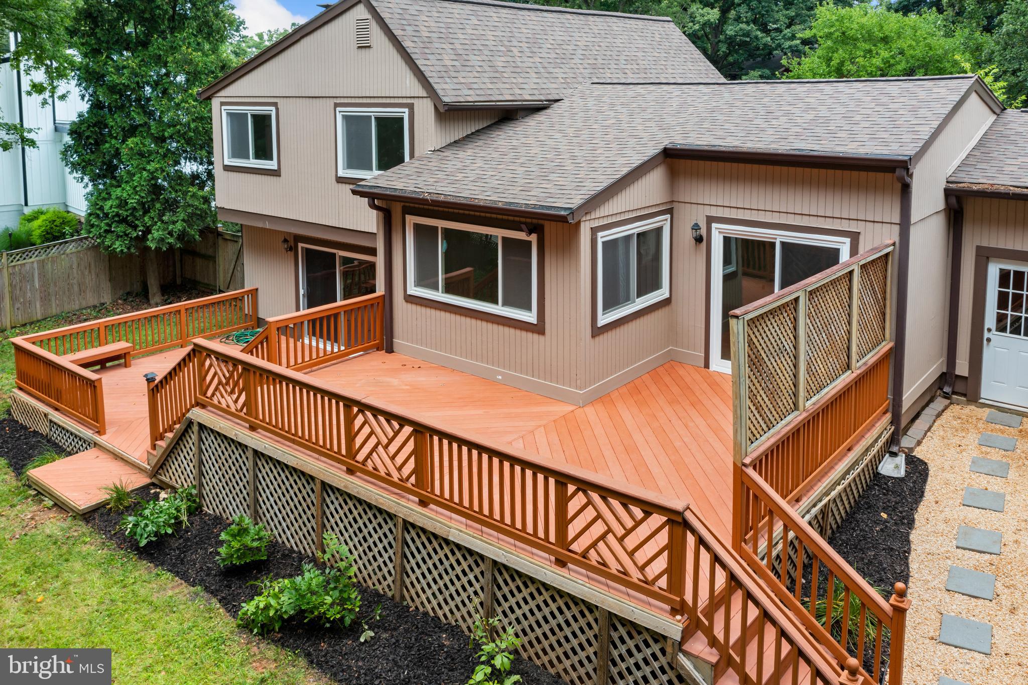 STONEGATE - Residential