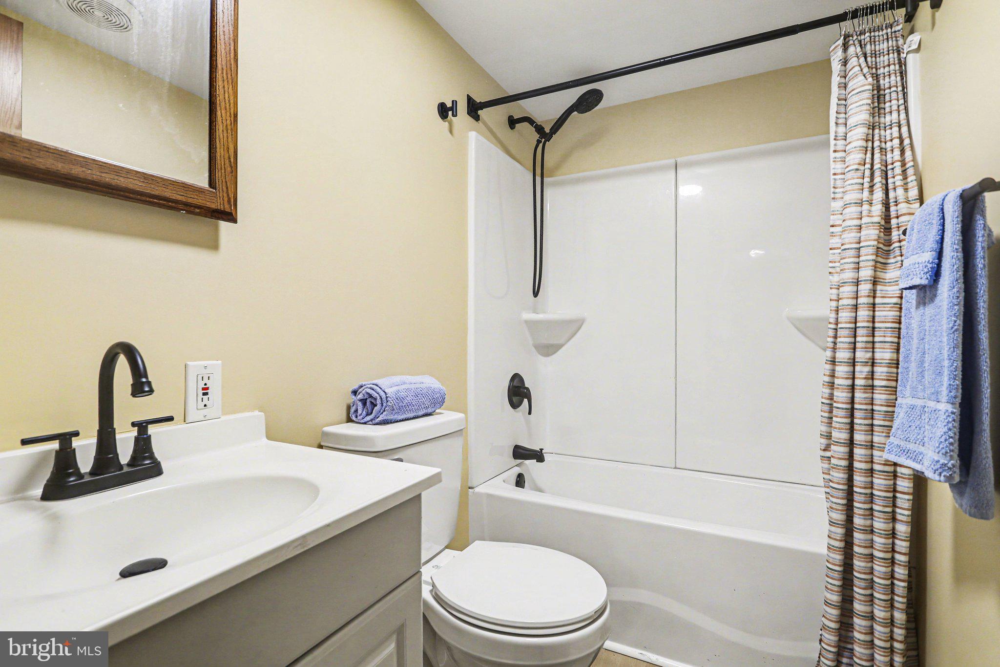 LINCOLN ESTATES - Residential