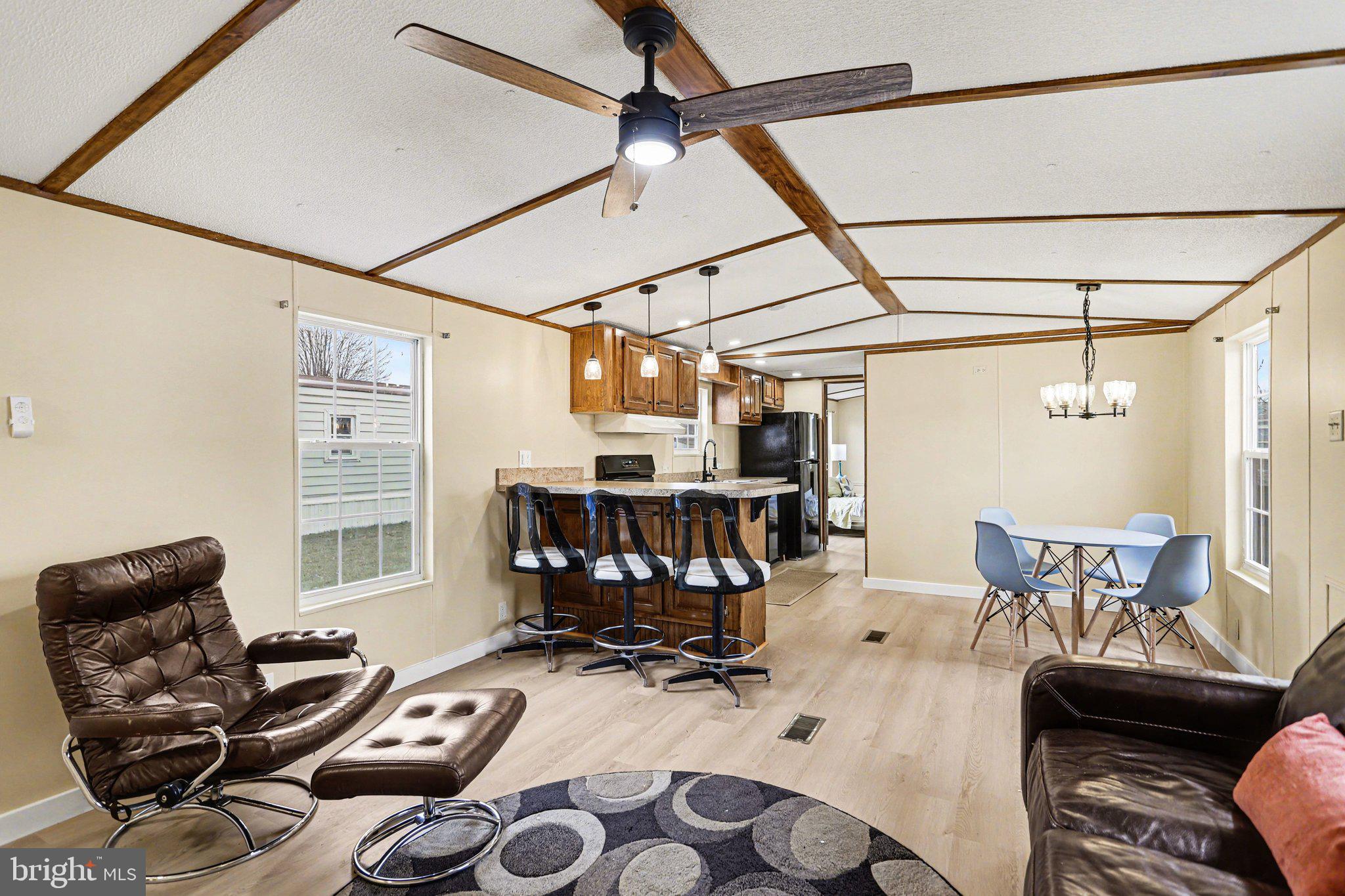 LINCOLN ESTATES - Residential