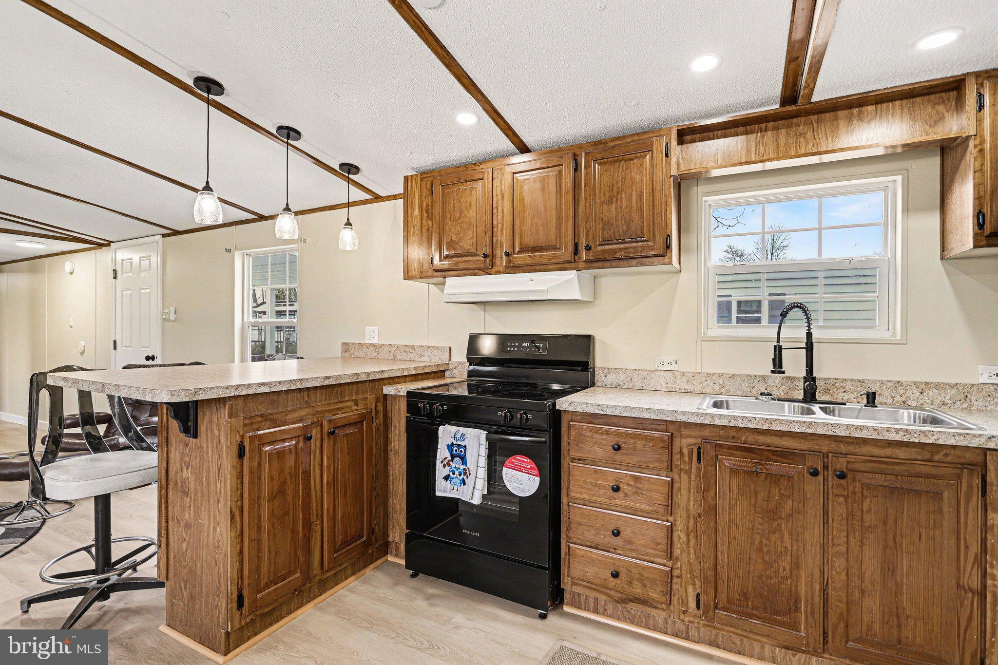 LINCOLN ESTATES - Residential