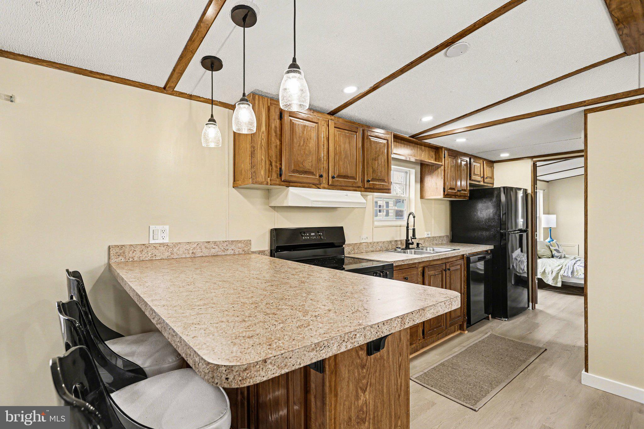 LINCOLN ESTATES - Residential