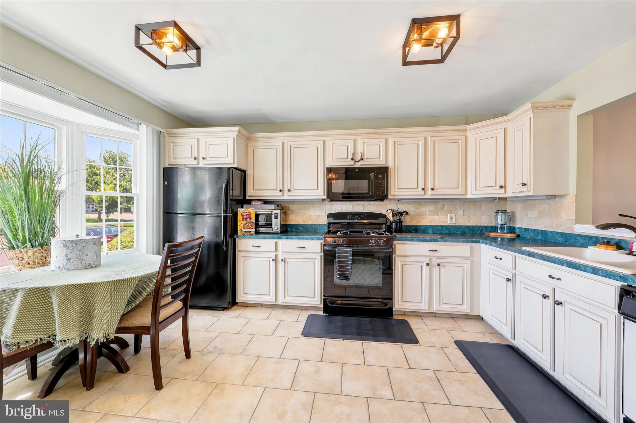 CHERRY TREE KNOLL - Residential