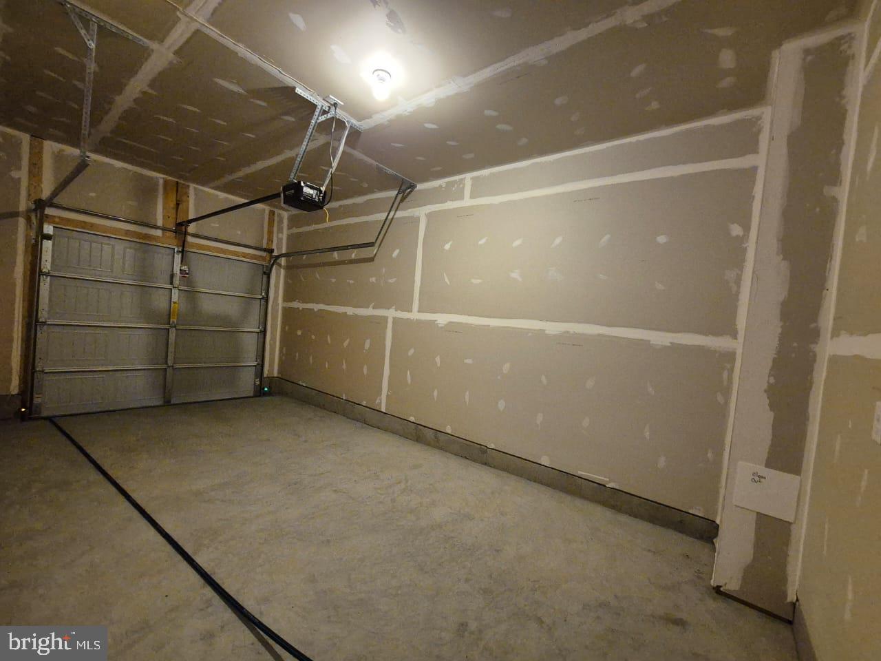 VALLEY VIEW - Residential Lease