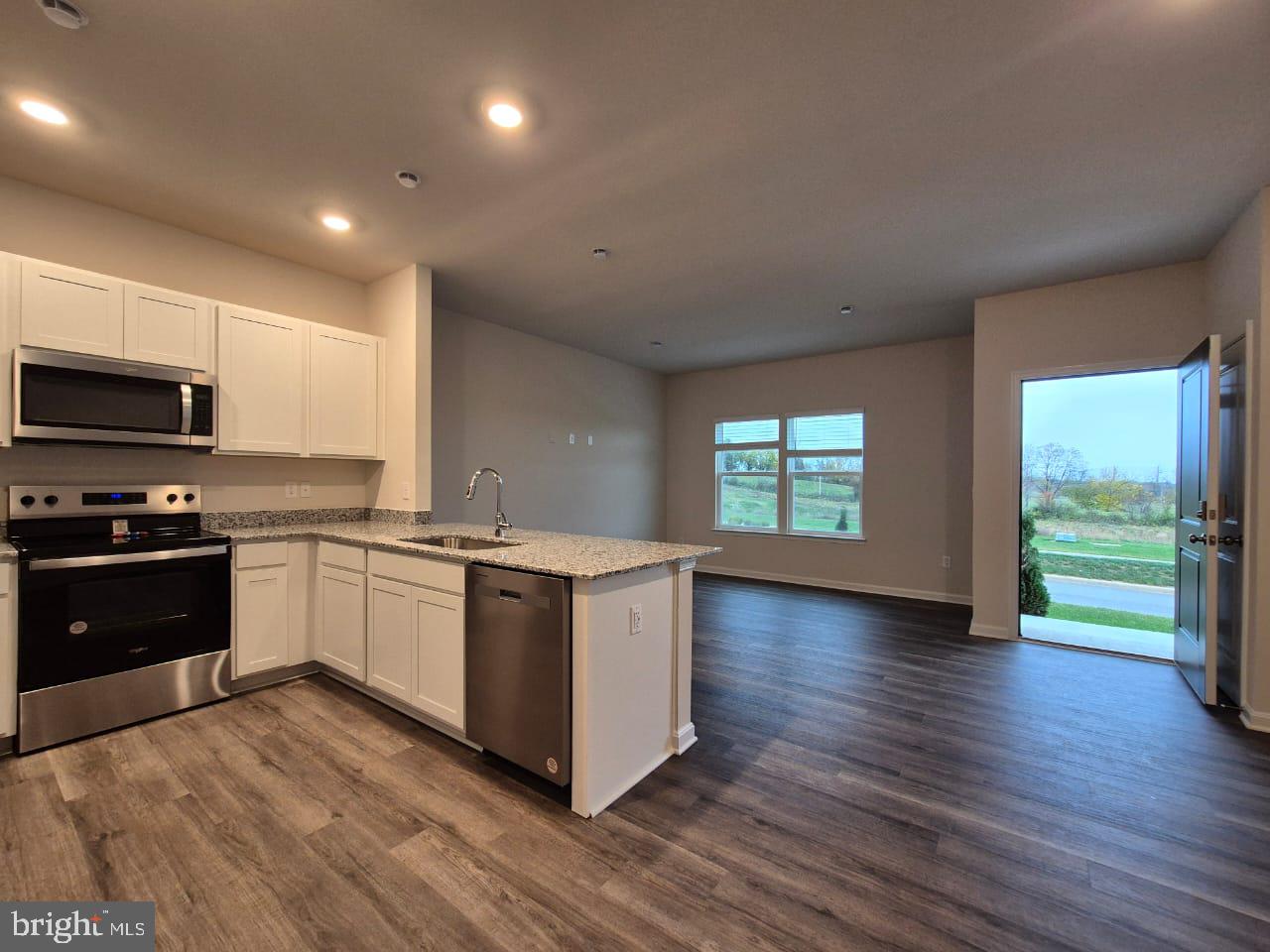 VALLEY VIEW - Residential Lease