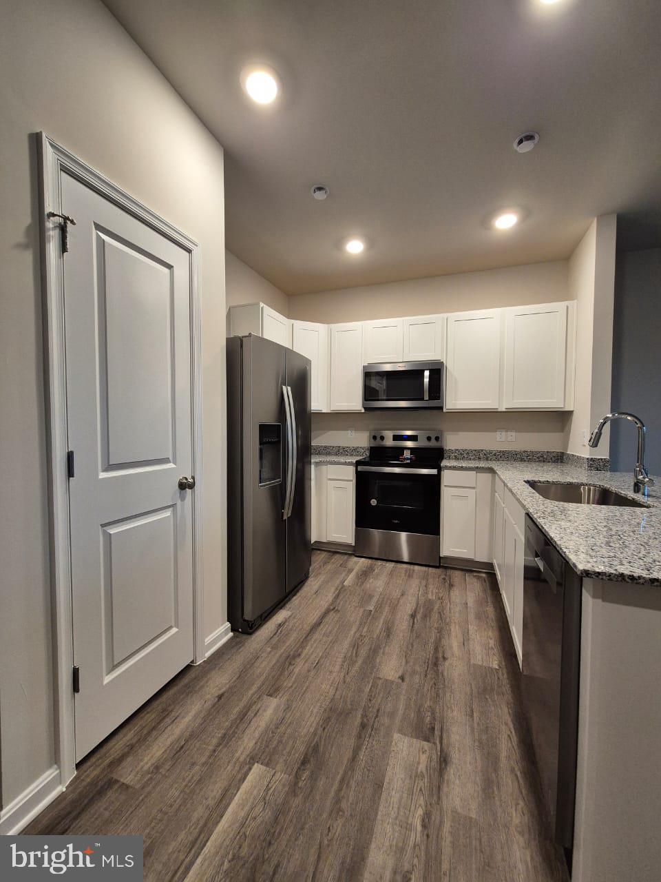 VALLEY VIEW - Residential Lease