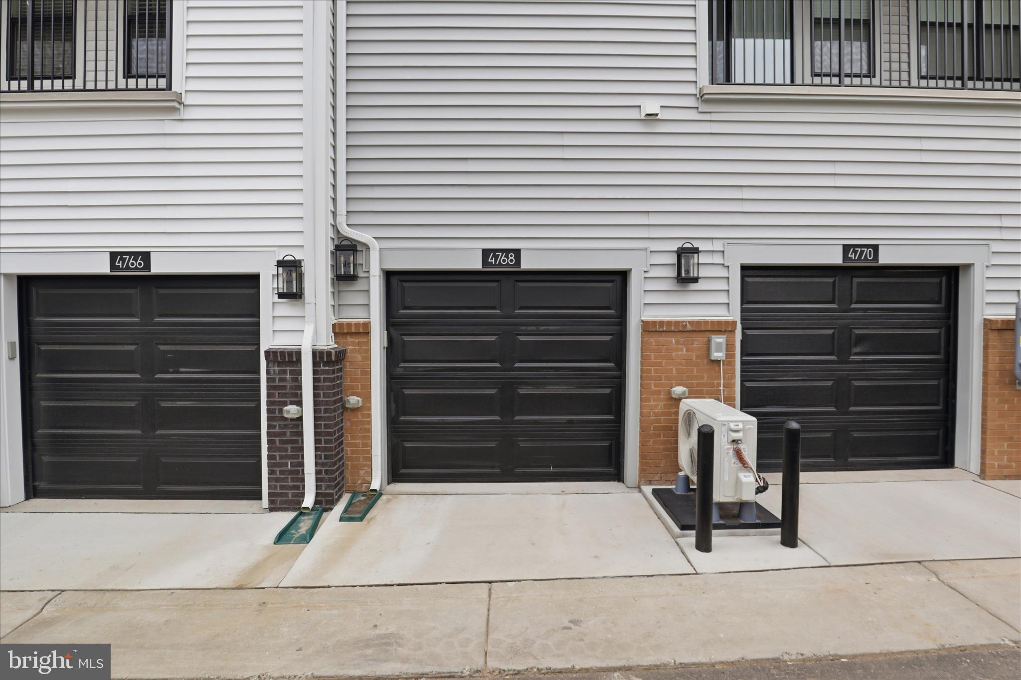 COMMONWEALTH PLACE AT WESTFIELDS - Residential Lease