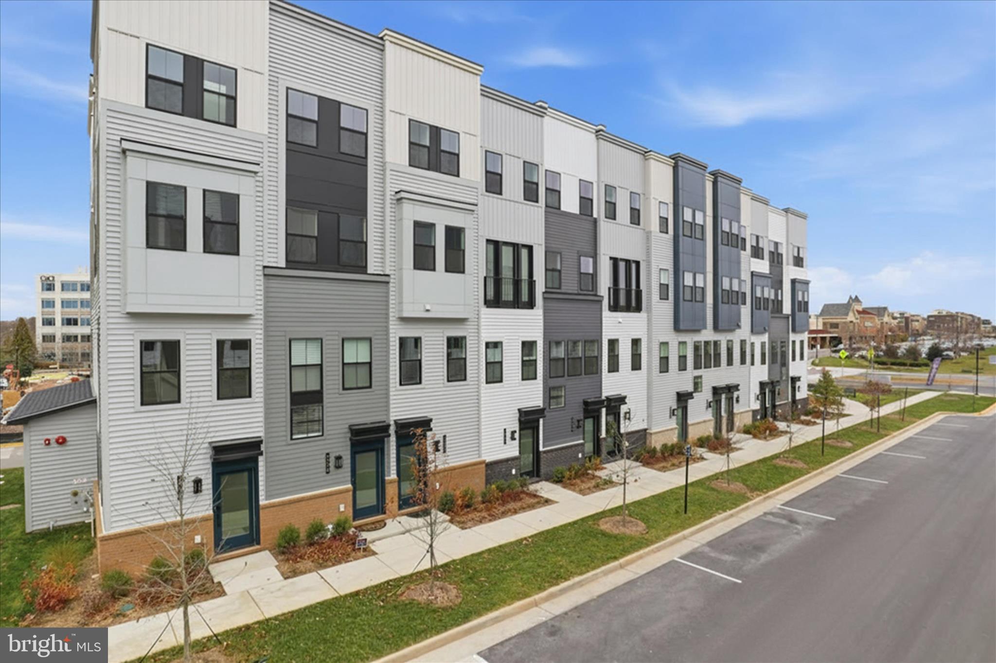 COMMONWEALTH PLACE AT WESTFIELDS - Residential Lease